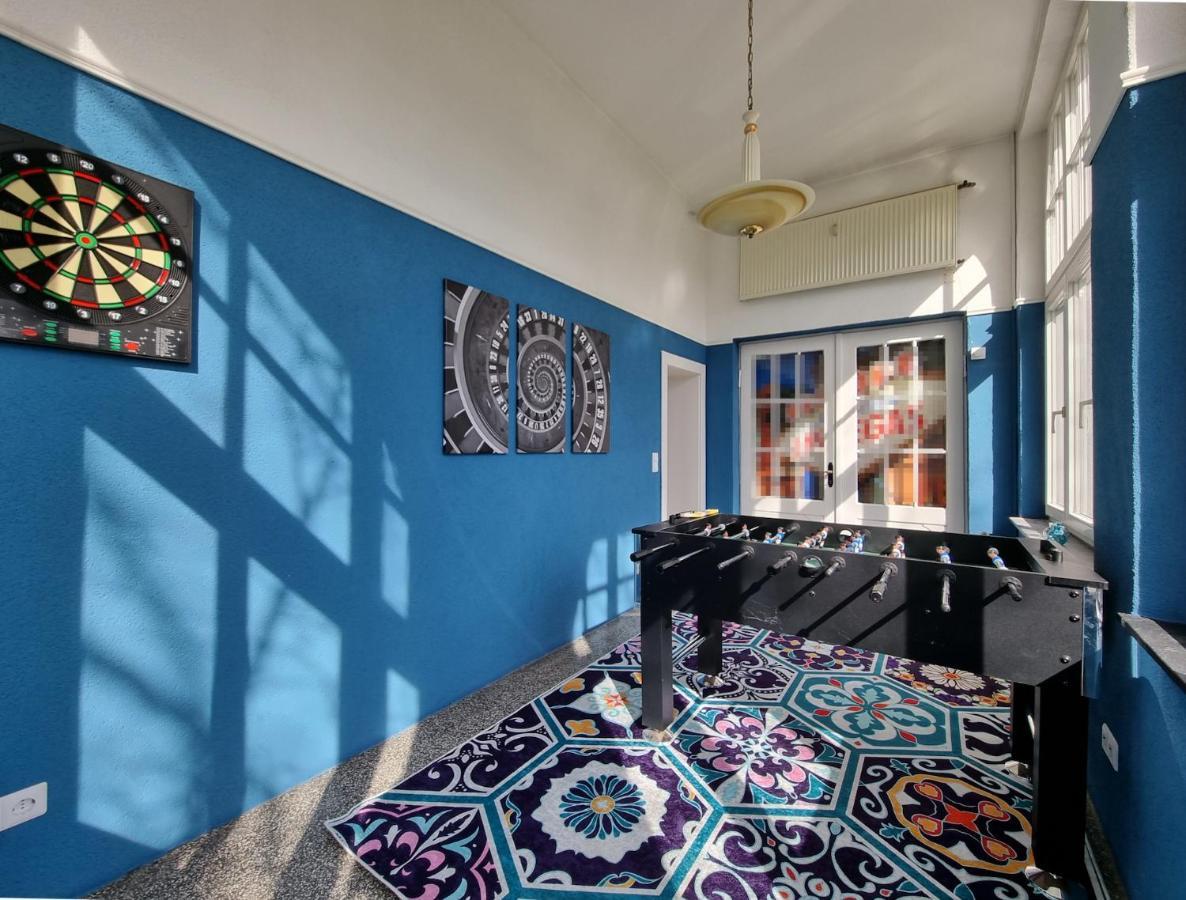 Charysma - Jugendstil Trifft Moderne, Schlafzimmer Mit Smart-Tv, Tischfussball, Darts, Parkplatz 哈默尔恩 外观 照片