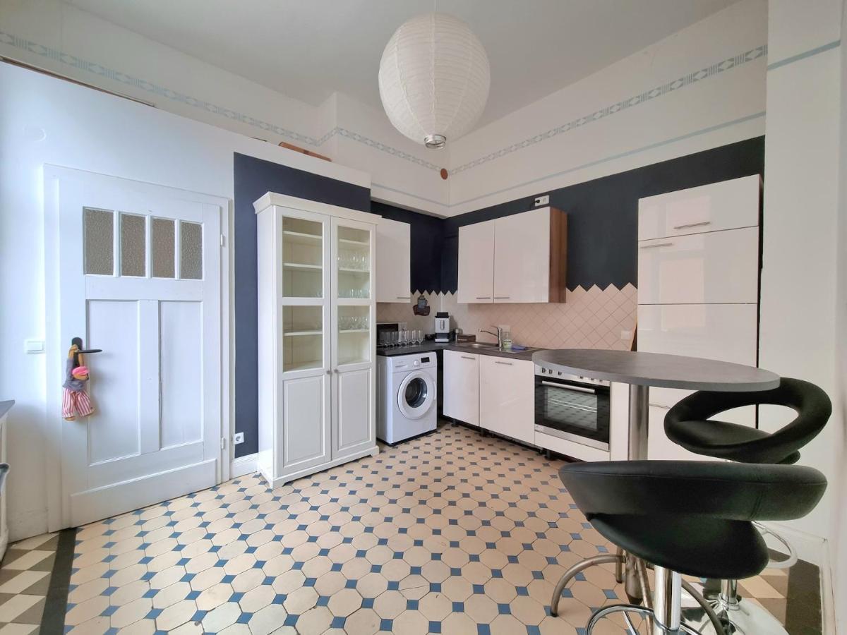Charysma - Jugendstil Trifft Moderne, Schlafzimmer Mit Smart-Tv, Tischfussball, Darts, Parkplatz 哈默尔恩 外观 照片