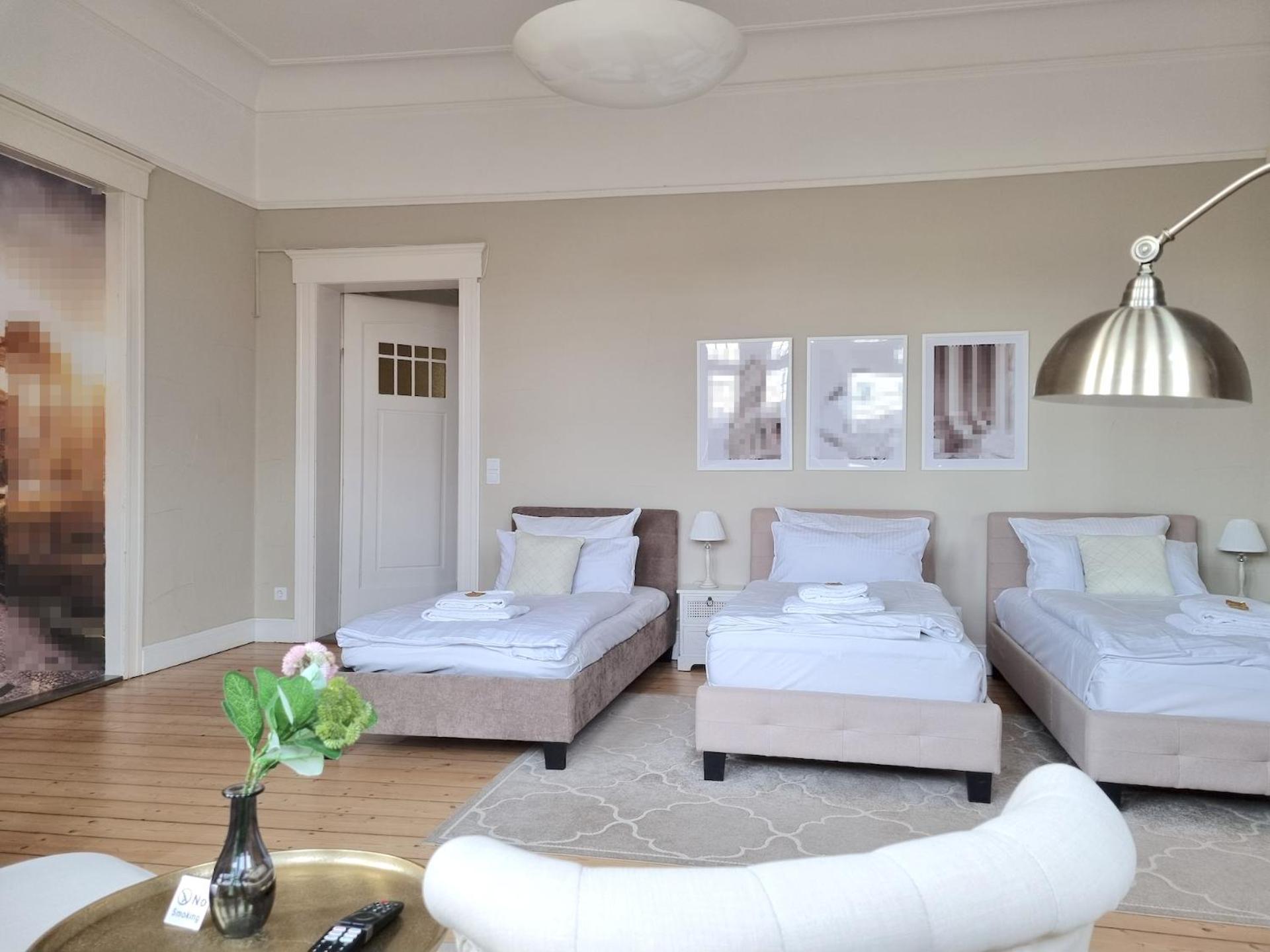 Charysma - Jugendstil Trifft Moderne, Schlafzimmer Mit Smart-Tv, Tischfussball, Darts, Parkplatz 哈默尔恩 外观 照片